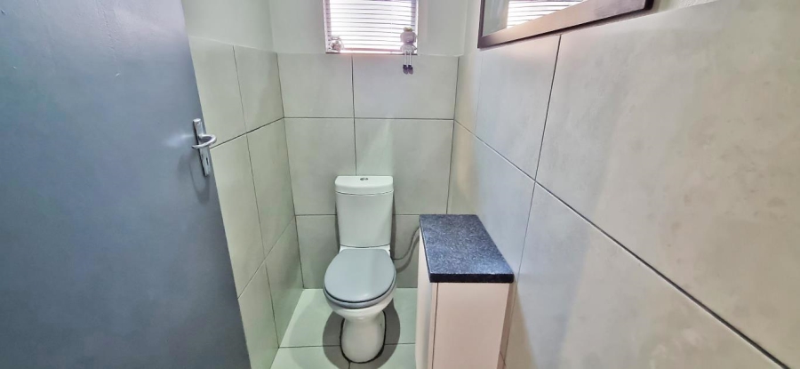 2 Bedroom Property for Sale in Brackenhurst Gauteng