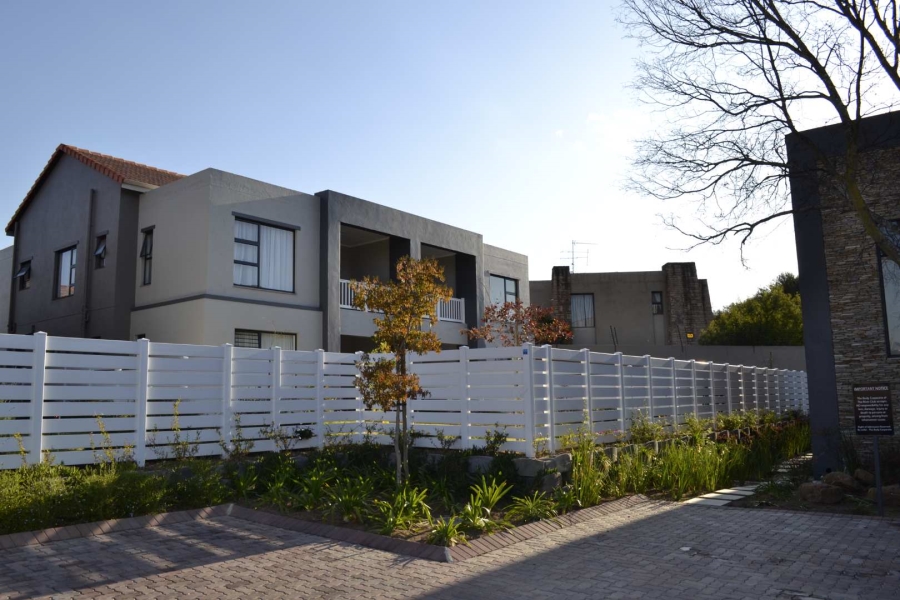 To Let 3 Bedroom Property for Rent in Beverley Gauteng