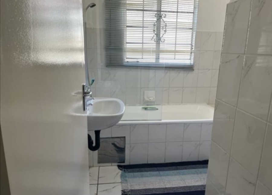 To Let 2 Bedroom Property for Rent in Ormonde Gauteng