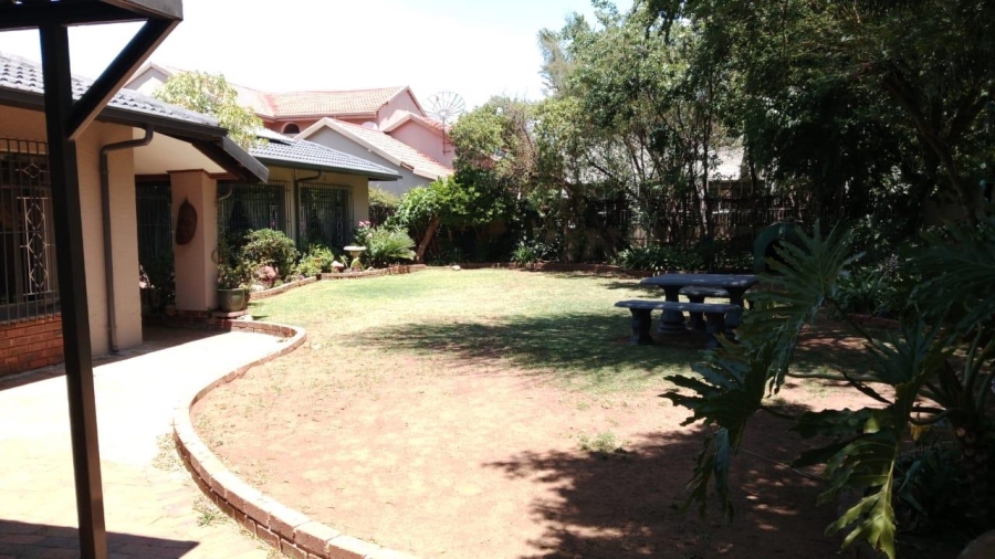 3 Bedroom Property for Sale in Glen Marais Gauteng