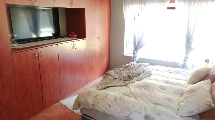 3 Bedroom Property for Sale in Glen Marais Gauteng