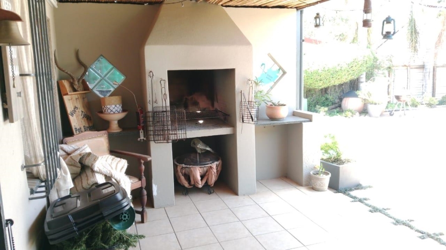 3 Bedroom Property for Sale in Glen Marais Gauteng