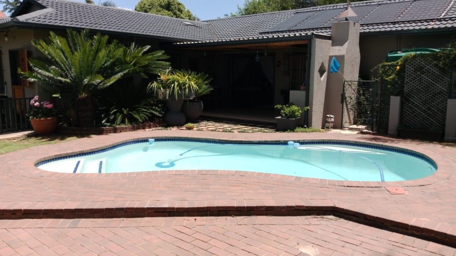 3 Bedroom Property for Sale in Glen Marais Gauteng