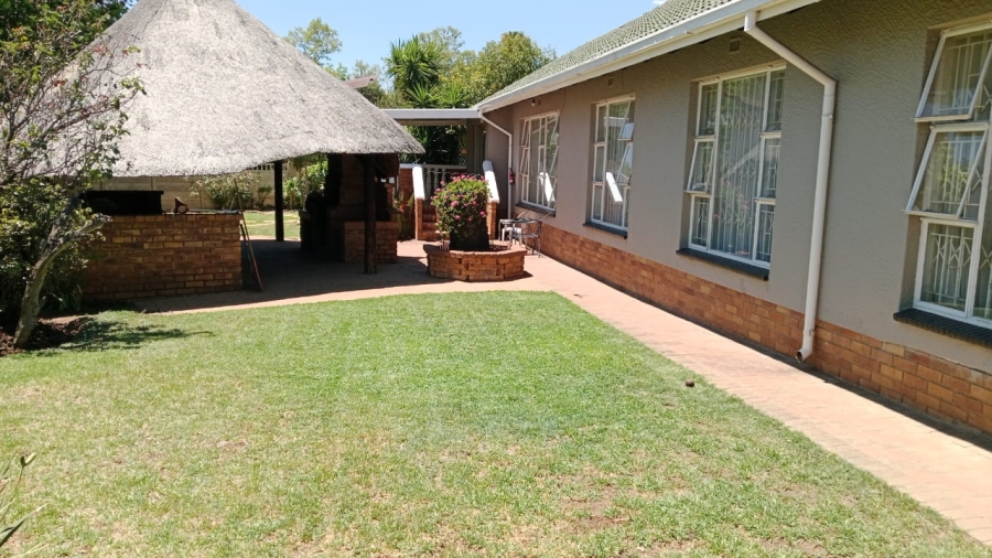 3 Bedroom Property for Sale in Glen Marais Gauteng