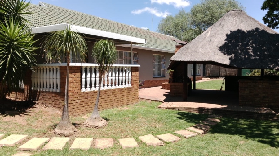 3 Bedroom Property for Sale in Glen Marais Gauteng