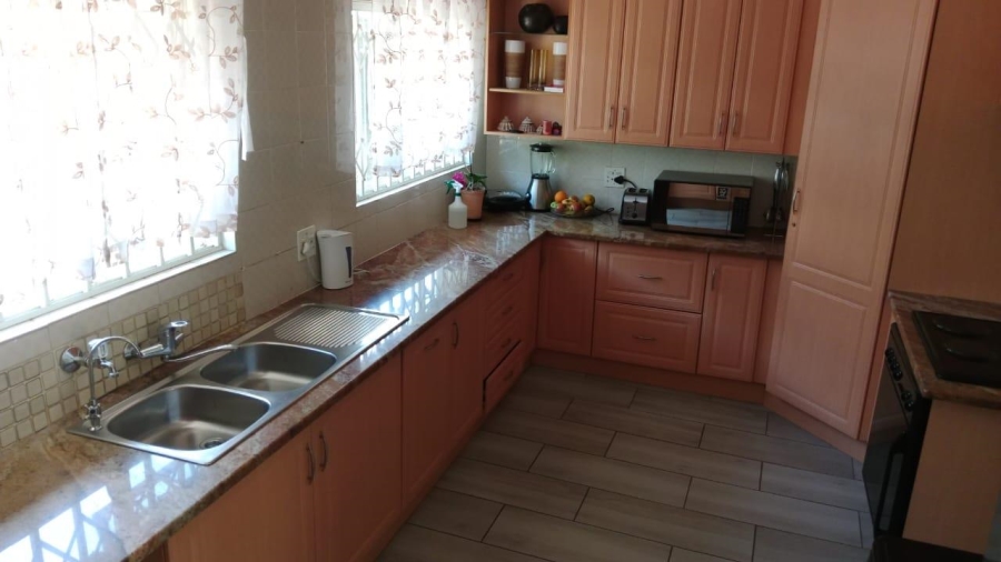 3 Bedroom Property for Sale in Glen Marais Gauteng