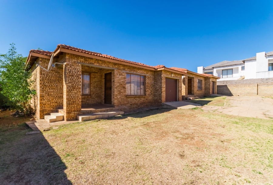 8 Bedroom Property for Sale in Greenhills Gauteng