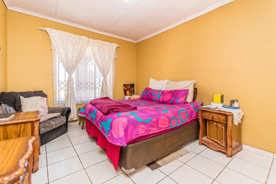 8 Bedroom Property for Sale in Greenhills Gauteng