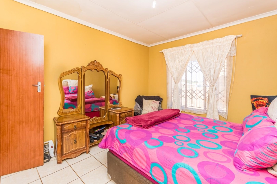 8 Bedroom Property for Sale in Greenhills Gauteng