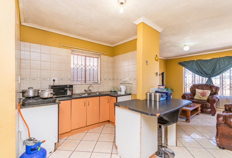 8 Bedroom Property for Sale in Greenhills Gauteng