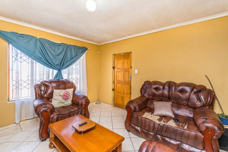 8 Bedroom Property for Sale in Greenhills Gauteng