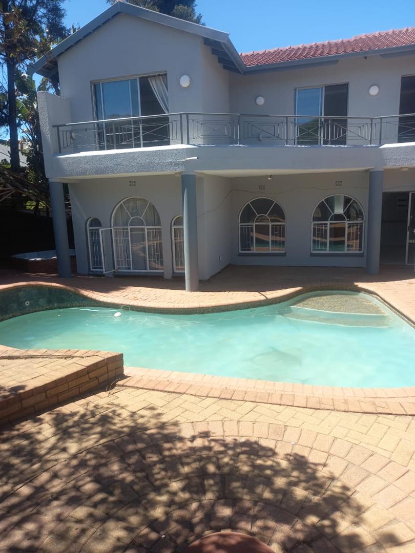 5 Bedroom Property for Sale in Mulbarton Gauteng