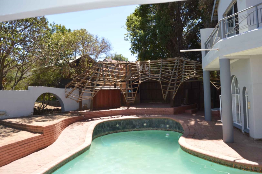 5 Bedroom Property for Sale in Mulbarton Gauteng