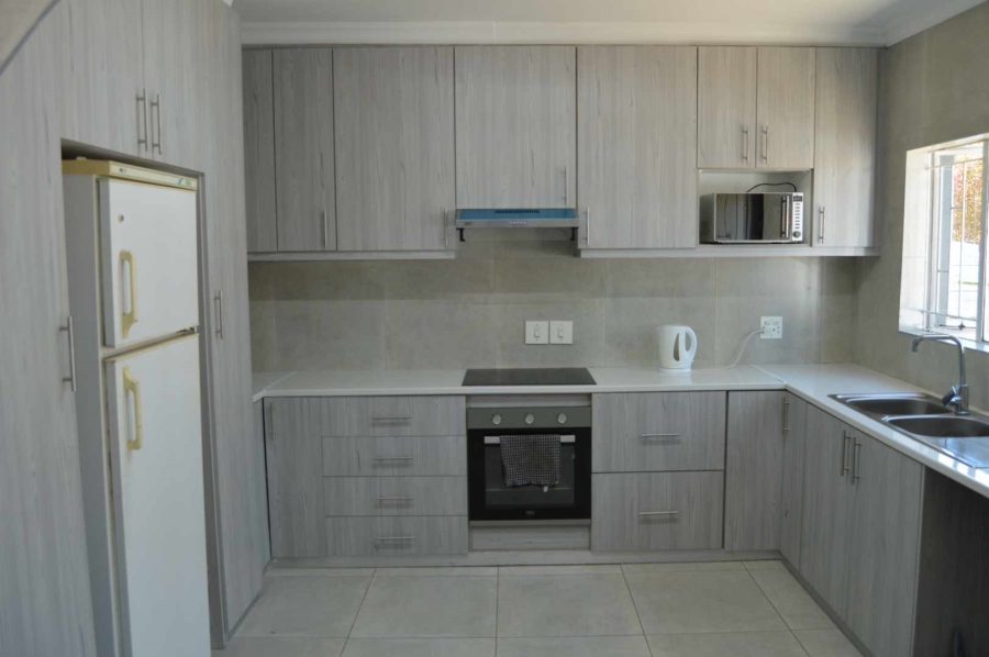 5 Bedroom Property for Sale in Mulbarton Gauteng