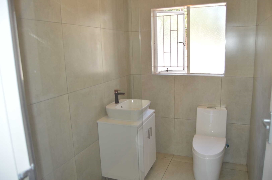 5 Bedroom Property for Sale in Mulbarton Gauteng