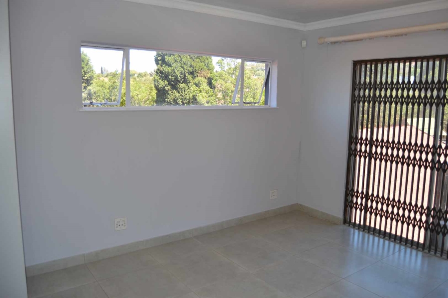 5 Bedroom Property for Sale in Mulbarton Gauteng