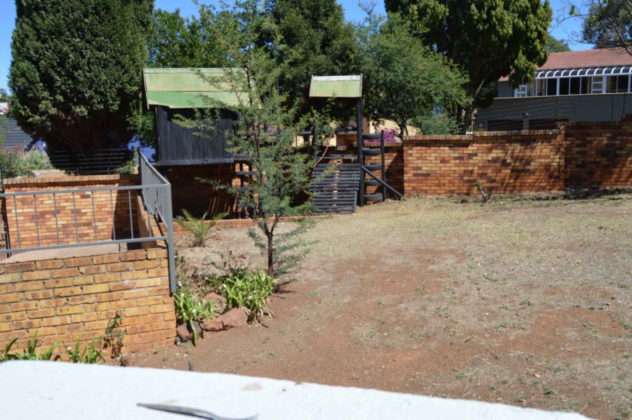 5 Bedroom Property for Sale in Mulbarton Gauteng