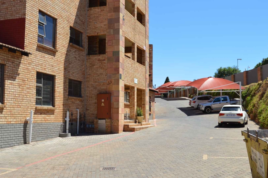 1 Bedroom Property for Sale in Mulbarton Gauteng