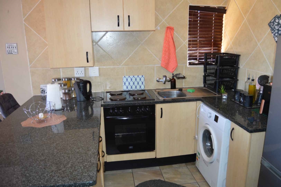 1 Bedroom Property for Sale in Mulbarton Gauteng