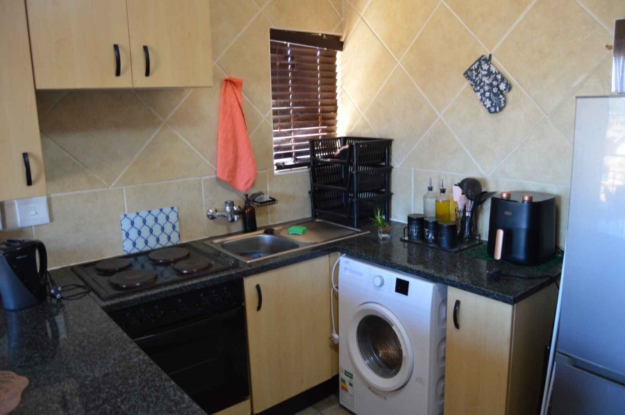 1 Bedroom Property for Sale in Mulbarton Gauteng