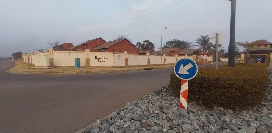 2 Bedroom Property for Sale in Monavoni Gauteng