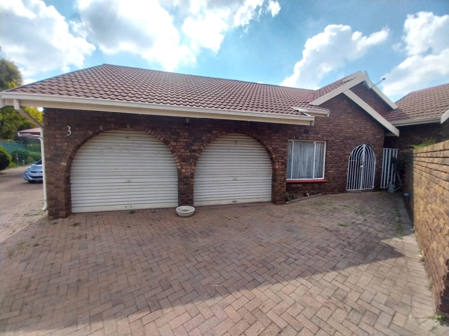 3 Bedroom Property for Sale in Birchleigh North Gauteng