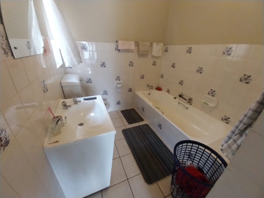 3 Bedroom Property for Sale in Birchleigh North Gauteng