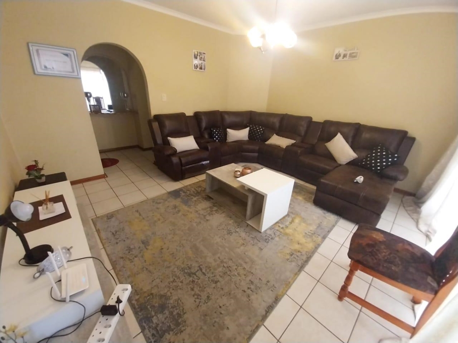 3 Bedroom Property for Sale in Birchleigh North Gauteng