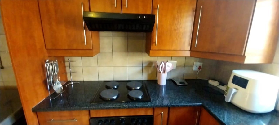 4 Bedroom Property for Sale in Thatchfield Close Gauteng