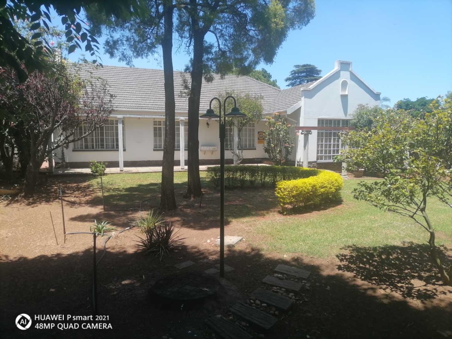 4 Bedroom Property for Sale in Glen Marais Gauteng