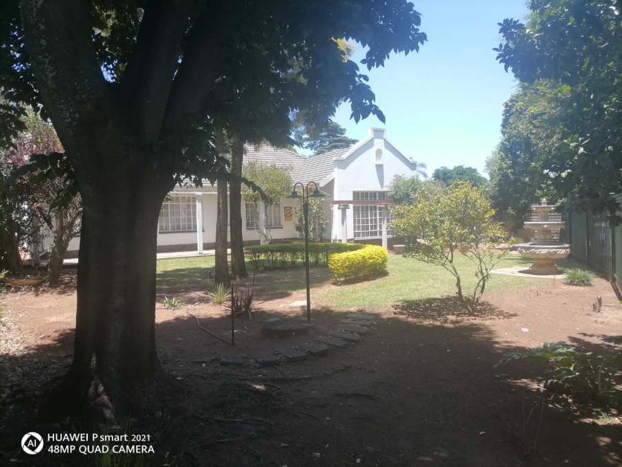 4 Bedroom Property for Sale in Glen Marais Gauteng