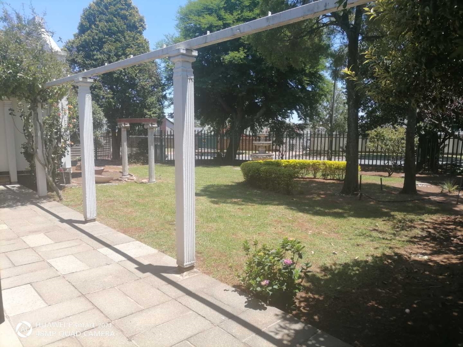 4 Bedroom Property for Sale in Glen Marais Gauteng