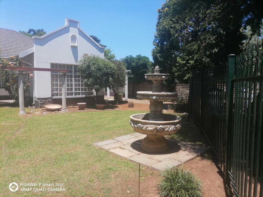 4 Bedroom Property for Sale in Glen Marais Gauteng