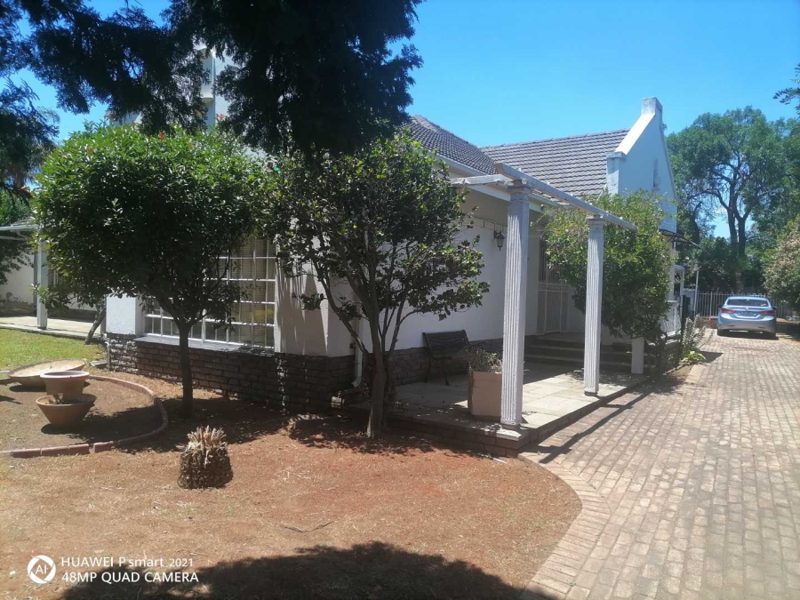 4 Bedroom Property for Sale in Glen Marais Gauteng