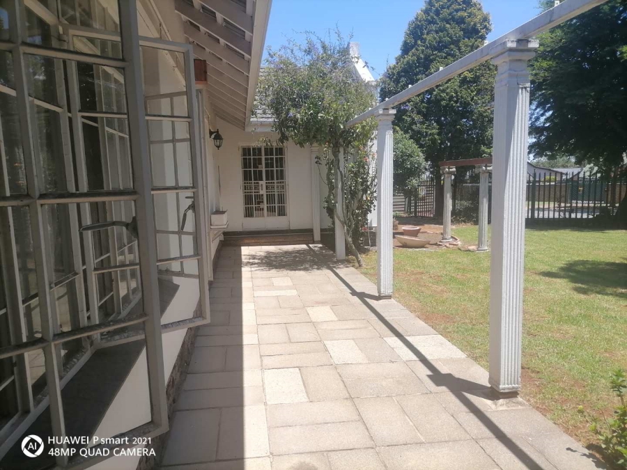 4 Bedroom Property for Sale in Glen Marais Gauteng