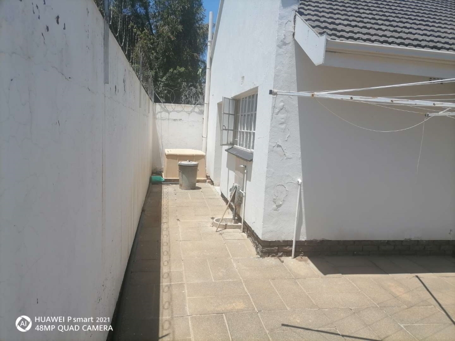 4 Bedroom Property for Sale in Glen Marais Gauteng