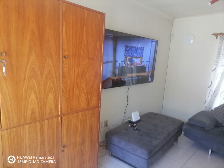 4 Bedroom Property for Sale in Glen Marais Gauteng