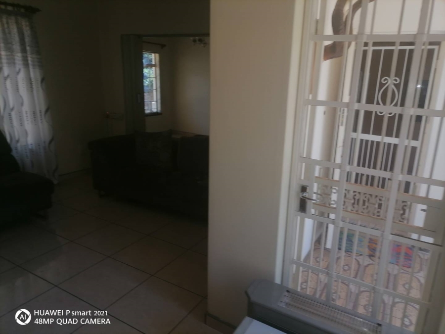 4 Bedroom Property for Sale in Glen Marais Gauteng