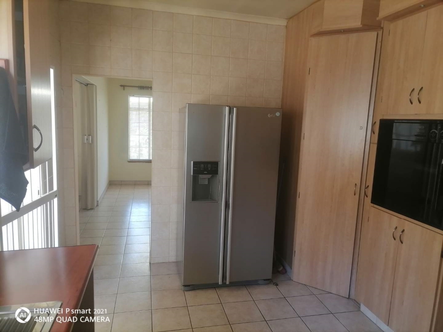 4 Bedroom Property for Sale in Glen Marais Gauteng