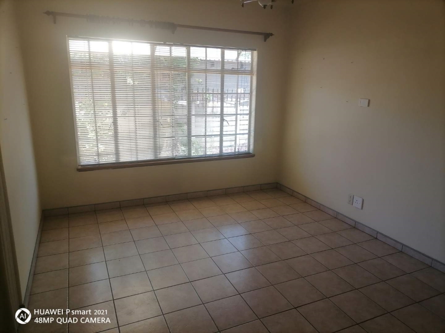 4 Bedroom Property for Sale in Glen Marais Gauteng