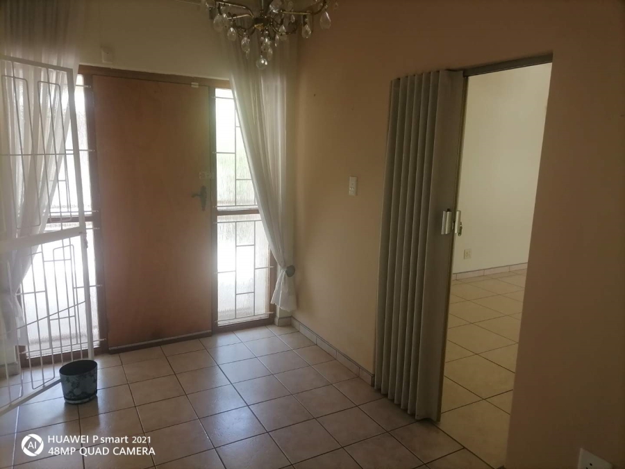 4 Bedroom Property for Sale in Glen Marais Gauteng