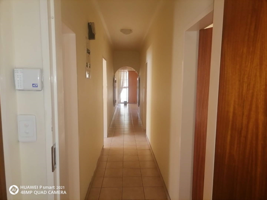 4 Bedroom Property for Sale in Glen Marais Gauteng