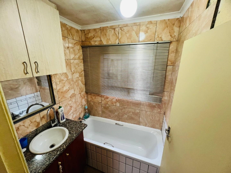 2 Bedroom Property for Sale in Mamelodi Gauteng