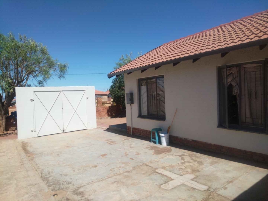 2 Bedroom Property for Sale in Soshanguve WW Gauteng