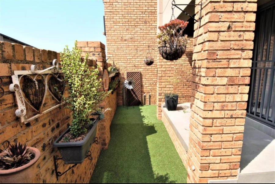 3 Bedroom Property for Sale in Noordheuwel Gauteng