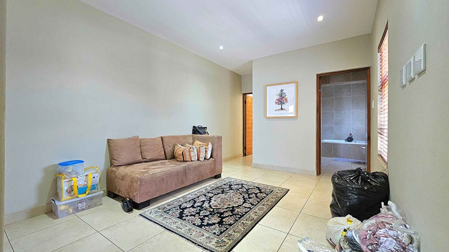 To Let 5 Bedroom Property for Rent in Glenhazel Gauteng