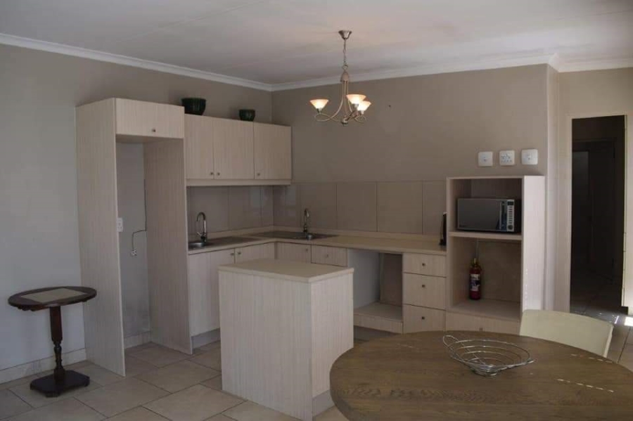 To Let 1 Bedroom Property for Rent in Orchards Gauteng