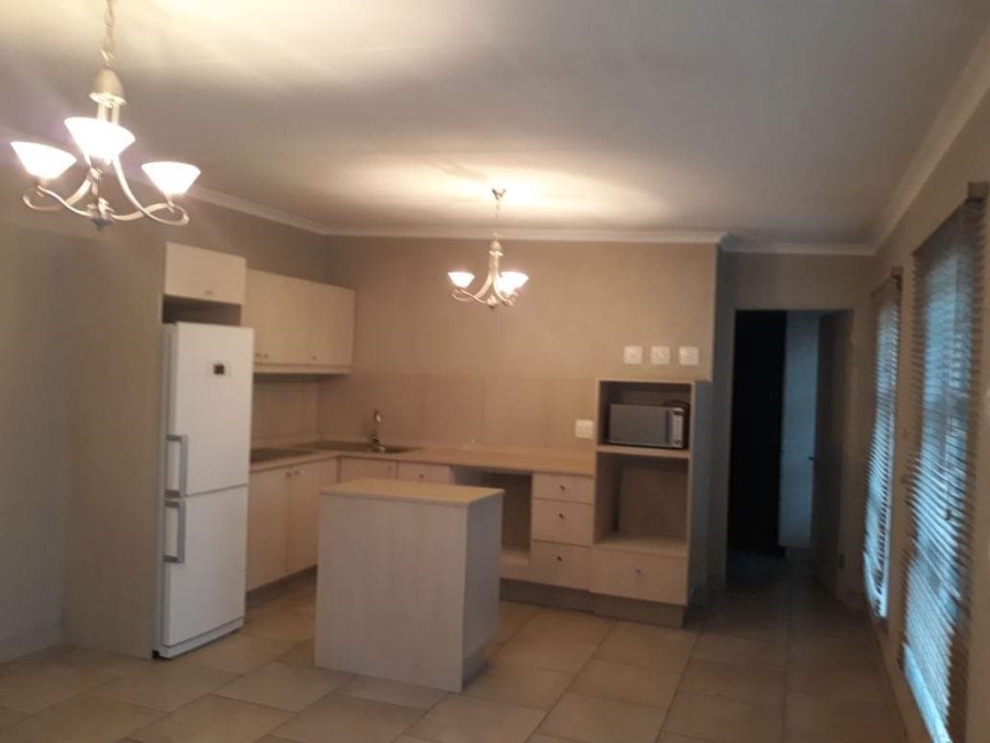 To Let 1 Bedroom Property for Rent in Orchards Gauteng