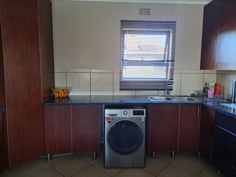 To Let 2 Bedroom Property for Rent in Albertsdal Gauteng