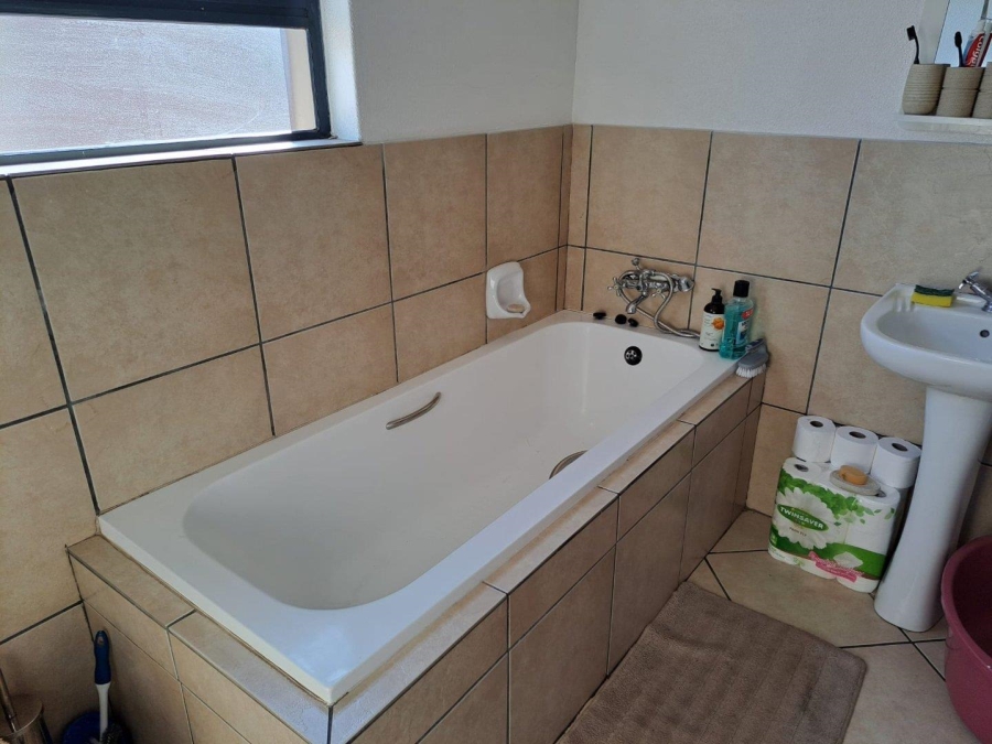 To Let 2 Bedroom Property for Rent in Albertsdal Gauteng